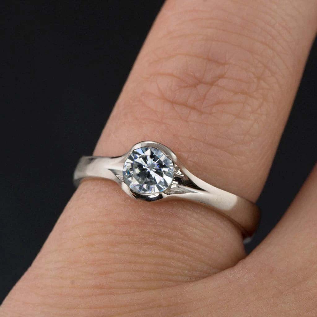 Fashionable Zircon Womens Ring With Diamonds