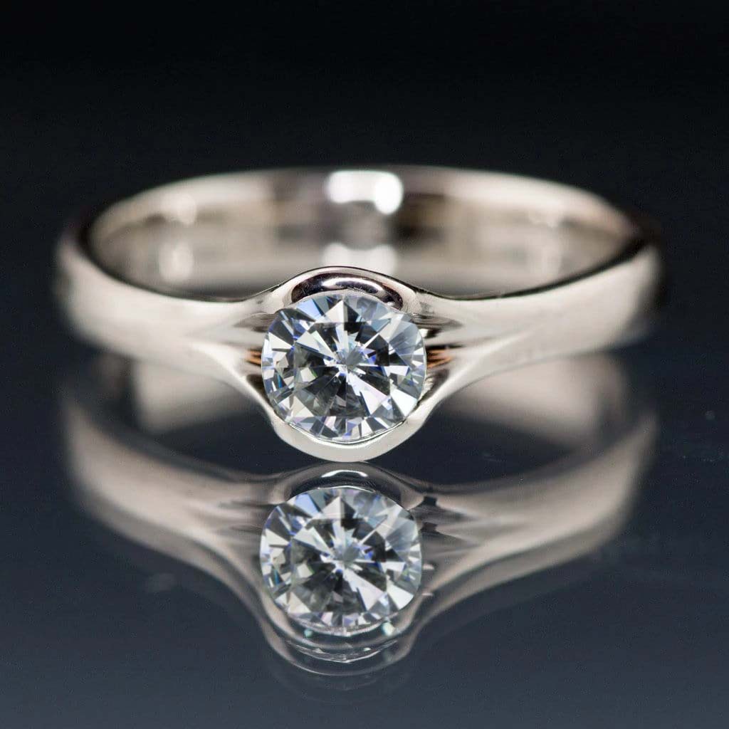 Fashionable Zircon Womens Ring With Diamonds